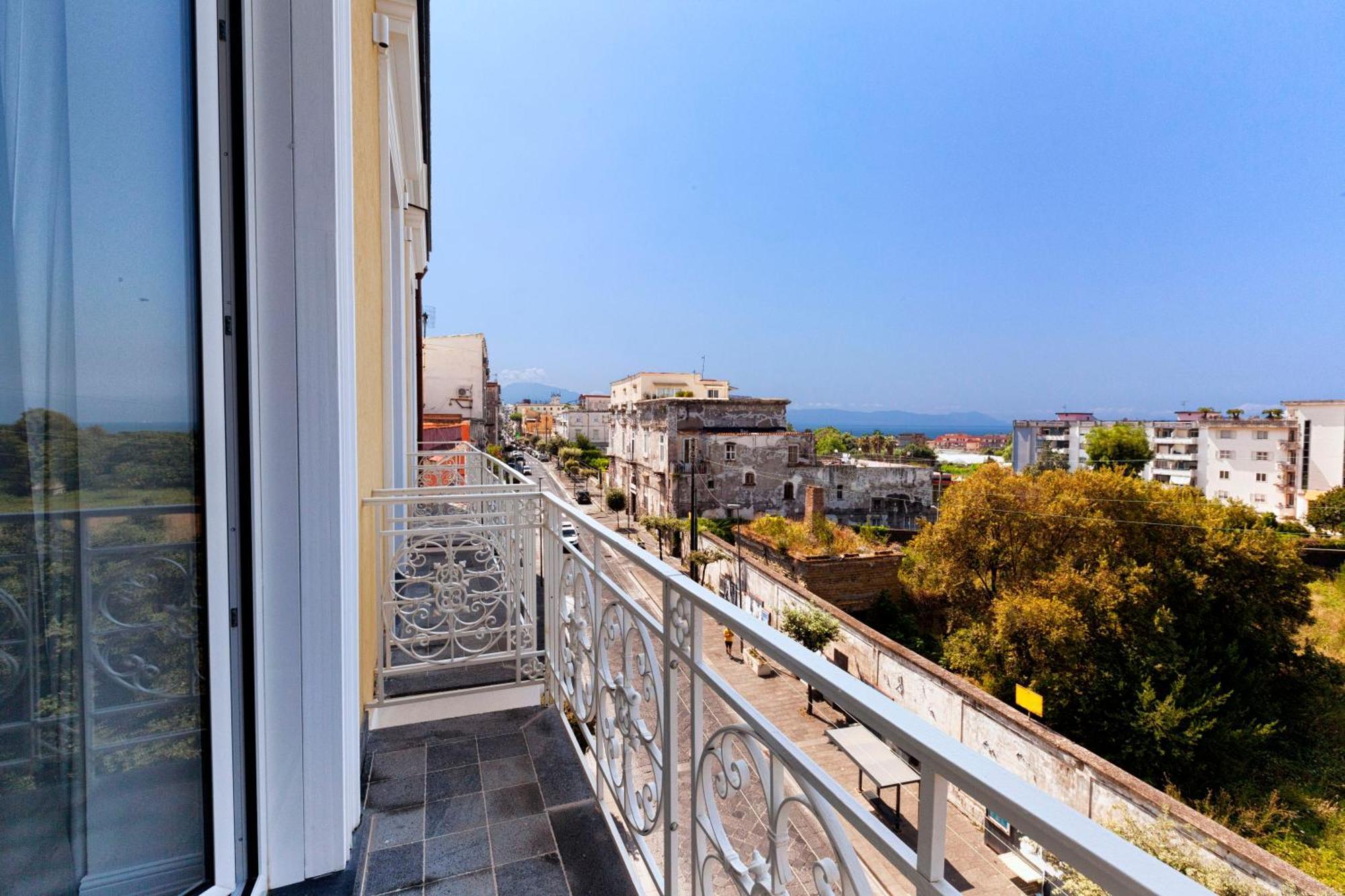 Vesuvius Palace Aparthotel Ercolano Ngoại thất bức ảnh
